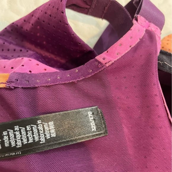 Victoria’s Secret Lightweight Women’s Sports Bra 32D Workout Gym Running Support - Picture 6 of 7